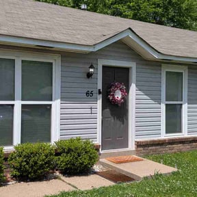 Bush Trimming by Seastripe Lawncare reviewed on April 17, 2026