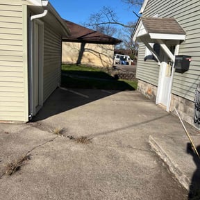 Leaf Removal by GreenCare&amp;Smiles reviewed on November 20, 2025