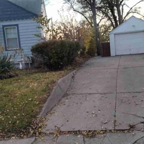 Bush Trimming by Tim's Discount Lawn reviewed on August 17, 2025