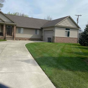 gardening service by Champion Lawn Service reviewed on August 17, 2025