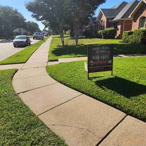 yard service by DW Lawn Care & Landscaping reviewed on August 21, 2025