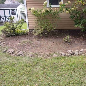 Flower Bed Weeding by J.V LANDSCAPING BEARS reviewed on October 23, 2025