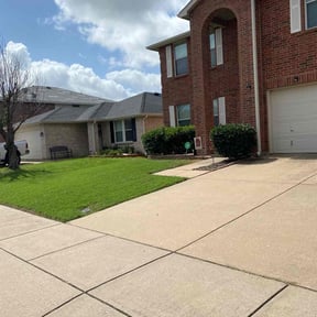 turf maintenance by Spa gardens landscape reviewed on May 15, 2025