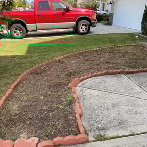 Flower Bed Weeding by Keems Lawn Care reviewed on August 16, 2025