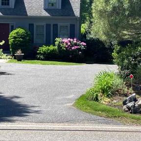 landscape maintenance by HTx Landscaping Services reviewed on August 18, 2025
