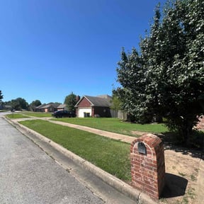 landscaping services by HM's Superior Landscape & Design reviewed on August 17, 2025