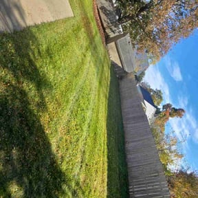 turf maintenance by Grass Munchers reviewed on April 19, 2024