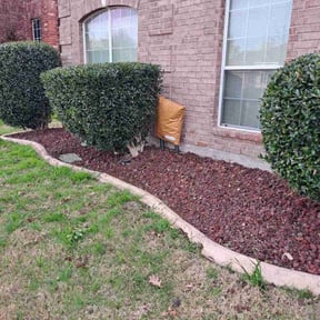 Flower Bed Weeding by Royal Grounds Lawn Care LLC reviewed on November 23, 2025