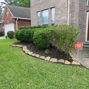 Bush Trimming by GreenCut Lawn Care reviewed on August 20, 2025