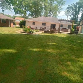 residential landscaping by Snipes Construction Company LLC reviewed on August 17, 2025