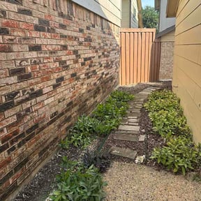 Flower Bed Weeding by Fremont Landscaping reviewed on July 30, 2026