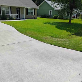 yard service by Palmers Lawn Care reviewed on August 21, 2025