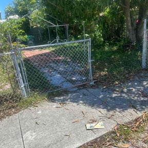 Leaf Removal by Pure Cuts Landscaping reviewed on July 21, 2026