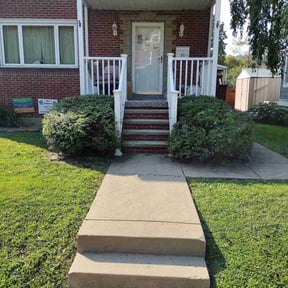 Bush Trimming by Contreras Outdoors reviewed on June 29, 2022