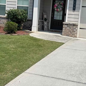yard work by Benzki lawn care reviewed on August 14, 2025