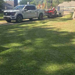 grass cutting by Local Green Lawn Care LLC reviewed on November 3, 2023