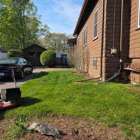 Bush Trimming by Sumner Property Management reviewed on June 3, 2026