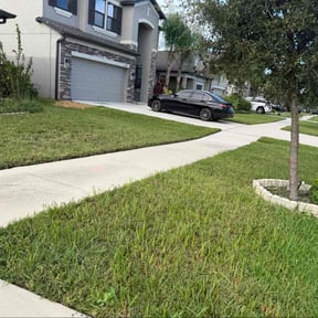 Flower Bed Weeding by DigonThis Lawncare reviewed on November 9, 2025