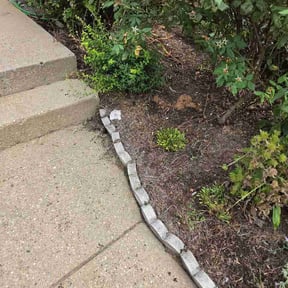 Flower Bed Weeding by Royal Treatment landscape reviewed on August 28, 2026