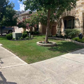 landscaping services by Retana Lawnscaping reviewed on May 7, 2024