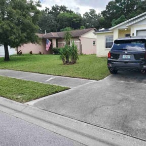 yard care by Pressed4Time lawn care reviewed on August 19, 2025