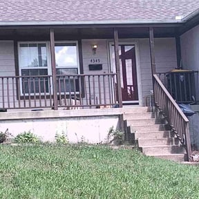 Flower Bed Weeding by Prado's Lawn & Construction reviewed on August 14, 2025