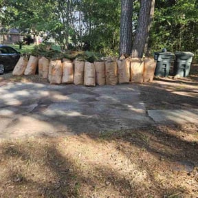 Leaf Removal by Don's Landscaping LLC reviewed on September 15, 2025