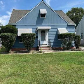 Bush Trimming by Davis landscaping reviewed on November 9, 2025