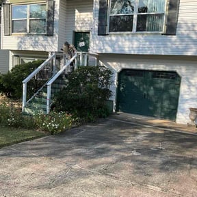 Bush Trimming by Good Guys reviewed on October 18, 2025