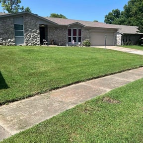 yard care by Crowder's lawn care reviewed on August 15, 2025