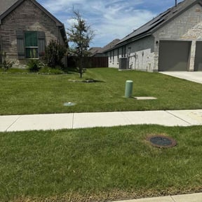 landscaping services by Pulgarcitos Lawns R&R reviewed on August 15, 2025