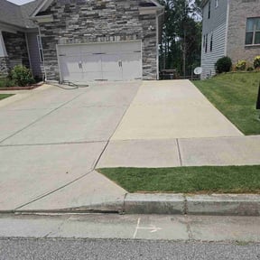 yard service by CCs lawn service LLC reviewed on April 26, 2023