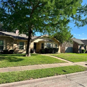 gardening service by Medellin Landscaping reviewed on December 5, 2025