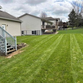 yard work by Sifu Lawn and Services reviewed on August 17, 2025