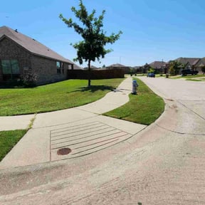 lawn care services by Top tier landscaping reviewed on March 3, 2024