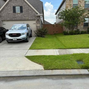 landscaping services by Verns Lawncare LLC reviewed on November 24, 2025
