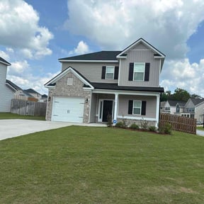 yard service by Ernesto’s Lawn Care reviewed on November 18, 2025