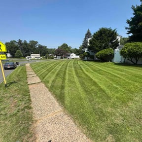 yard maintenance by Weekend Warrior Landscaping reviewed on March 19, 2024