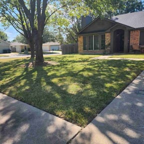 Leaf Removal by Midwest Ecoscapes reviewed on September 11, 2025