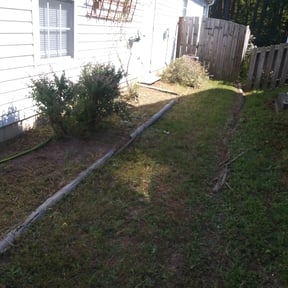 Flower Bed Weeding by Campbells Quality Service's reviewed on August 21, 2025