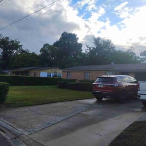 Bush Trimming by Paparo Lawn Care reviewed on August 16, 2025