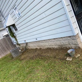 Flower Bed Weeding by New Life Lawncare reviewed on August 19, 2025