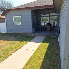 Leaf Removal by Four Level LLC -678.688.LAWN reviewed on November 10, 2025