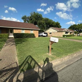 lawn service by LovelyLawn Service reviewed on August 17, 2025