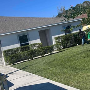 Bush Trimming by Pulgarcitos Lawns R&amp;R reviewed on November 7, 2025