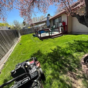 residential landscaping by Top Knotch Landscaping reviewed on August 19, 2025