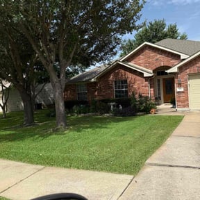 gardening service by Hogans lawncare reviewed on September 28, 2025