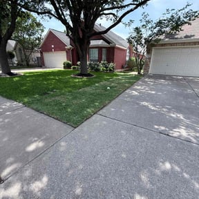 yard work by Chek'Rd Lawn Service reviewed on August 18, 2025