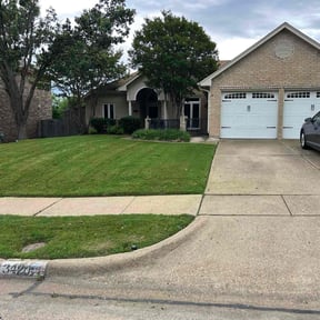 yard service by Walkers Landscape and Lawncare services reviewed on August 17, 2025