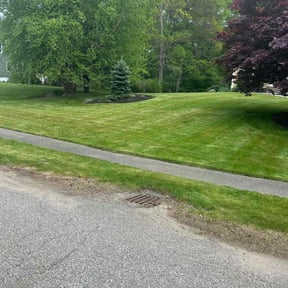 yard service by J&amp;B Residential Lawn Care reviewed on December 4, 2025